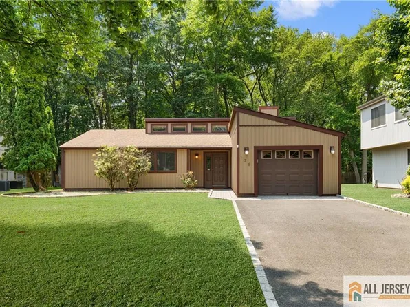 179 Hidden Ct, Old Bridge, NJ 08857