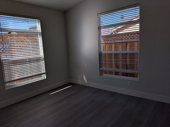 3rd image of 38269 Ashford Way
