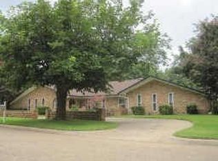 2502 Locksley Dr, Grand Prairie, TX 75050