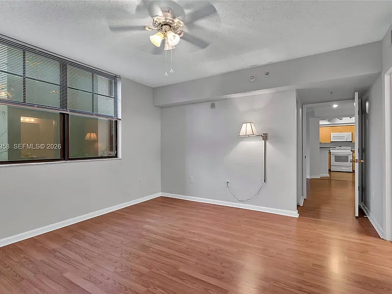 1919 Van Buren St #311A — Photo 9