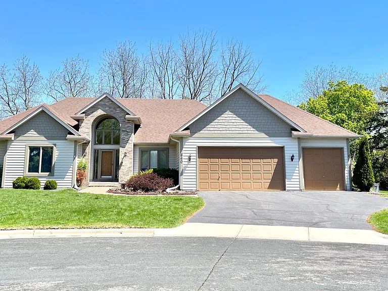 640 S Park Ct — Photo 43