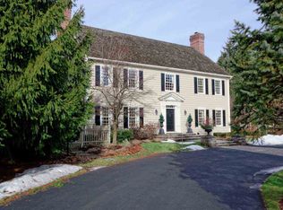 38 E Cobble Hill Rd, Loudonville, NY 12211