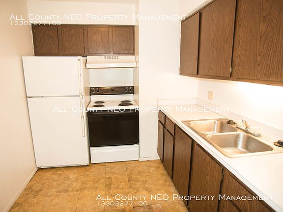 5th image of 737 Center Ave APT 19