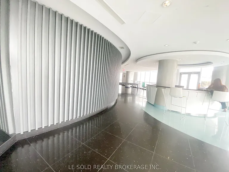 38 Dan Leckie Way #1205 — Photo 33