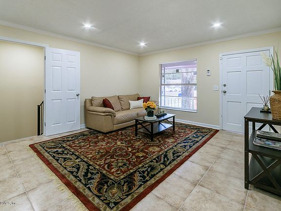 5th image of 3804 Robert C Weaver Dr