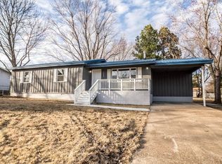 5042 Linwood Dr, Poplar Bluff, MO 63901