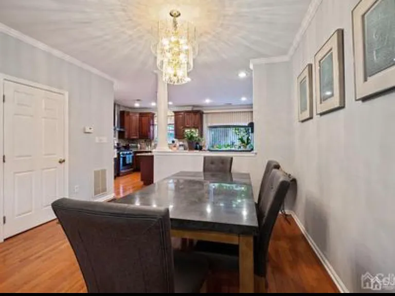 1211 Blossom Cir — Photo 15