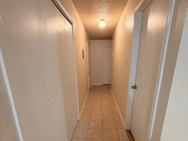 810 W Olmos Dr — Photo 10