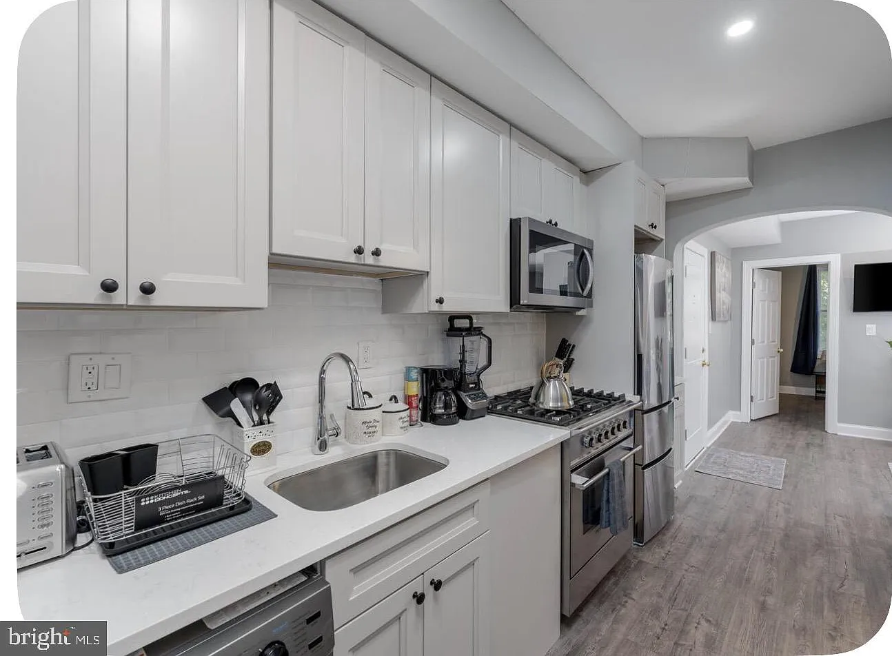 2 bed, 745 sqft, $2,900 — Photo 4