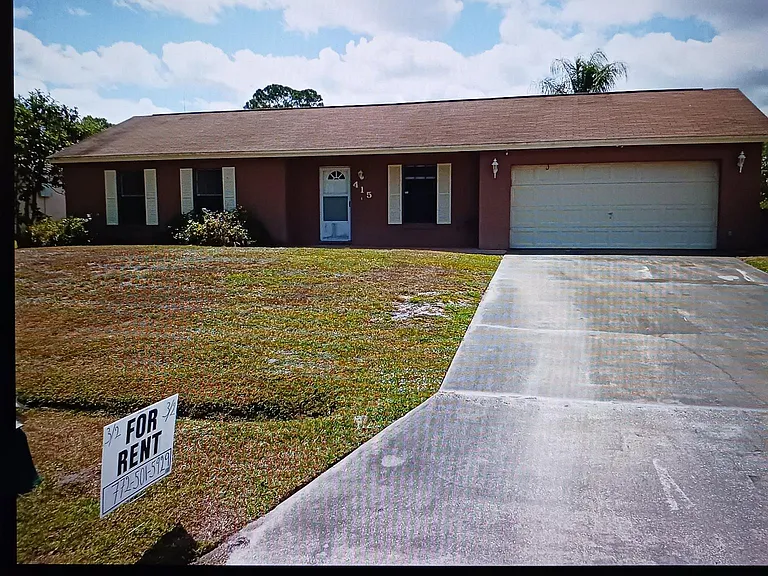 415 Archer Rd SE — Photo 1