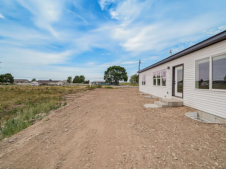 485 E River Ln — Photo 77