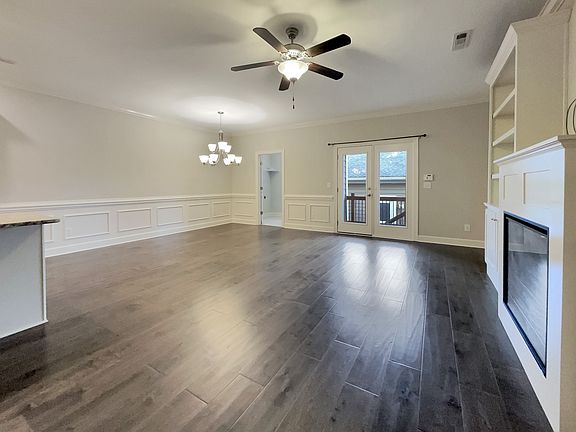 2nd image of 532 Sydenham Dr