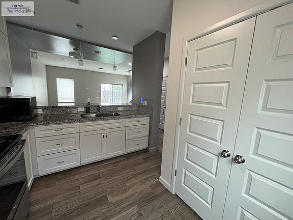 5th image of 7701 Via Del Mar Cir #B-4