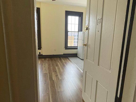 3rd image of 132 W Court St APT 18