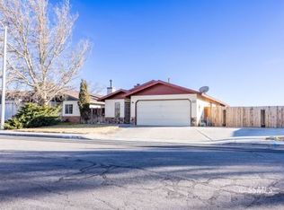 803 White Oak Dr, Ridgecrest, CA 93555