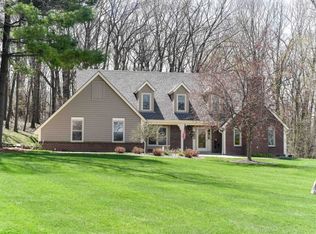 344 W Cedar Valley Rd, Delafield, WI 53018