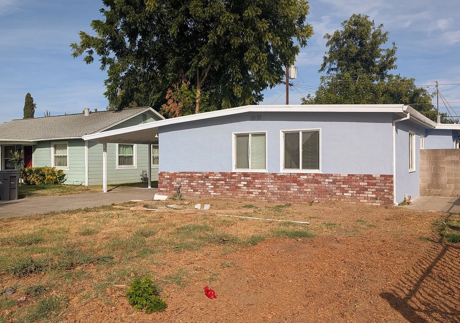 Great Looking 3bd / 1bth Single Family w/ huge yard! — Photo 3
