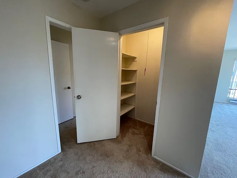 5 Commodore Dr #412 — Photo 8