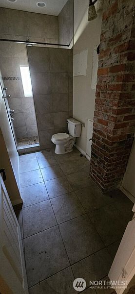 5th image of 1220 Yakima Avenue