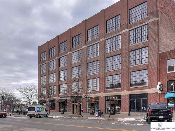 3rd image of 1101 Jackson St APT 406
