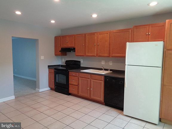 2nd image of 612 Kittendale Cir