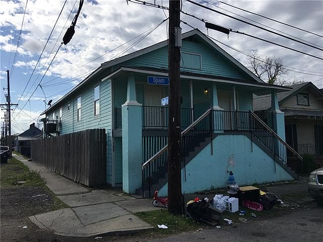 1st image of 1900 Spain St