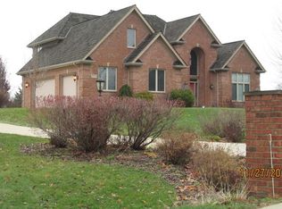 8114 Carriage Ln, Spring Grove, IL 60081