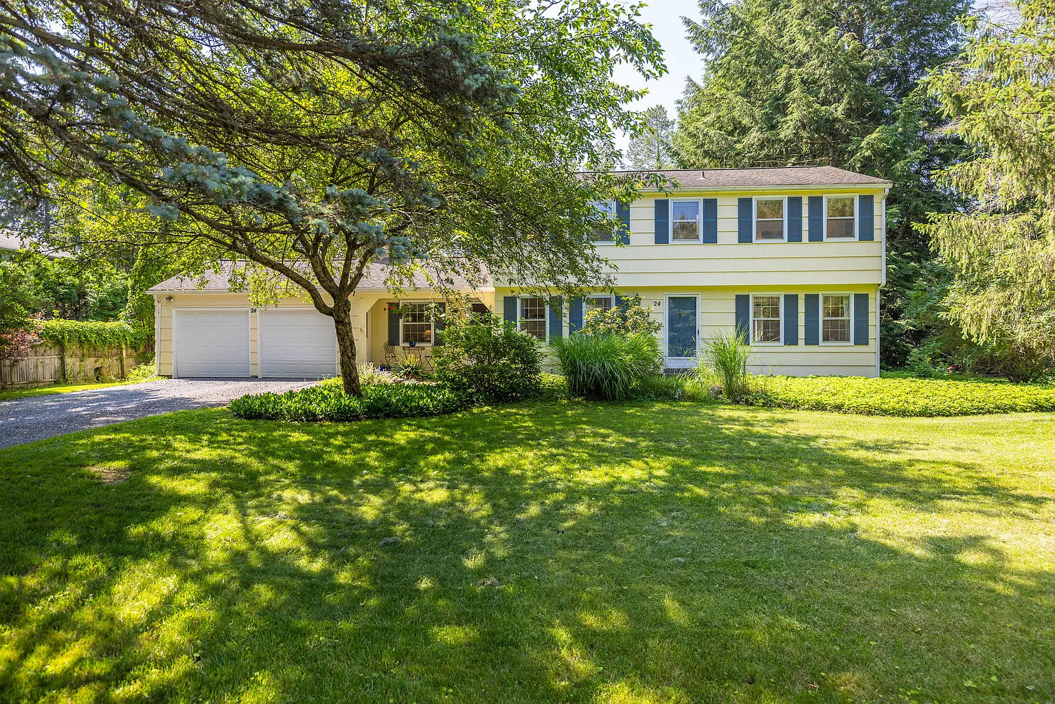 24 Rosewood Dr photo 1