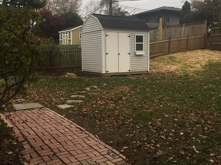 208 W George Mason Rd — Photo 4