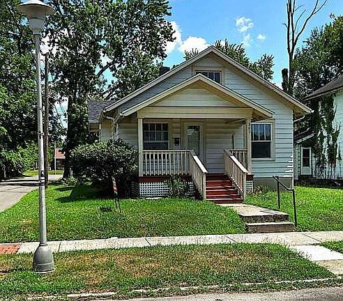 2nd image of 301 SW 3rd St