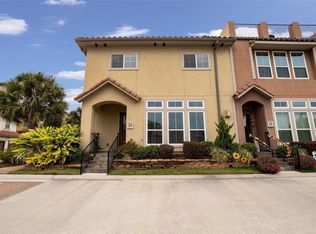 28 W Oaks Dr, Houston, TX 77058