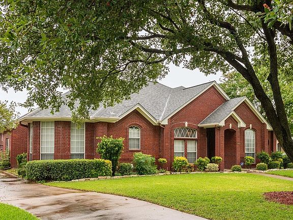 3rd image of 2504 Thoroughbred Ln