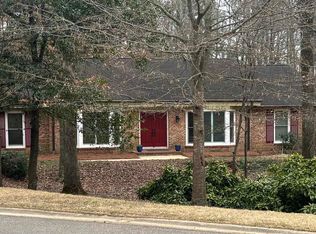 2656 Creekview Dr, Hoover, AL 35226