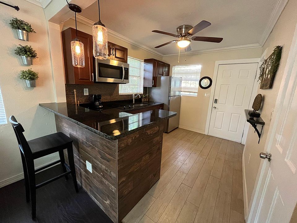1st image of 819 Menendez Ct
