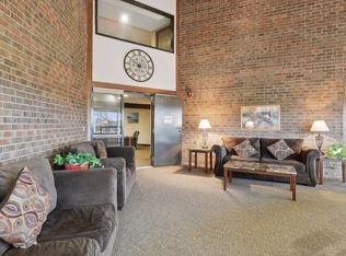 4350 Trenton Ln N APT 200, Plymouth, MN 55442