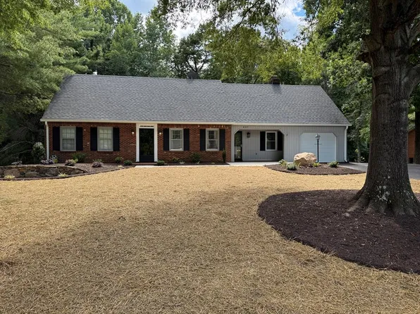 427 Sandy River Dr, Danville, VA 24541