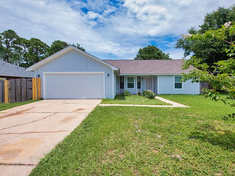 3868 Mariners Dr — Photo 1