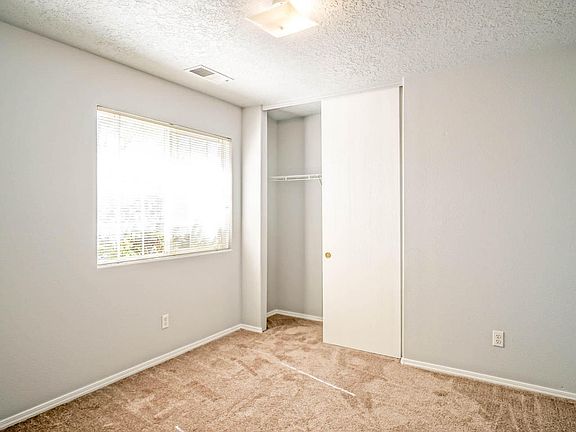 4th image of 10415 Griffon Dr NW