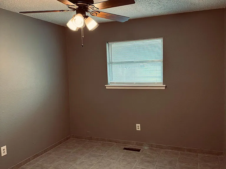 2305 Crystal Dr — Photo 19