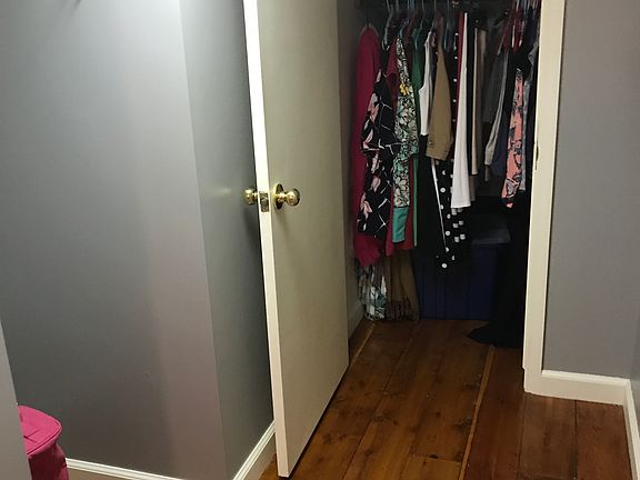 5th image of 2736 Royal Ct