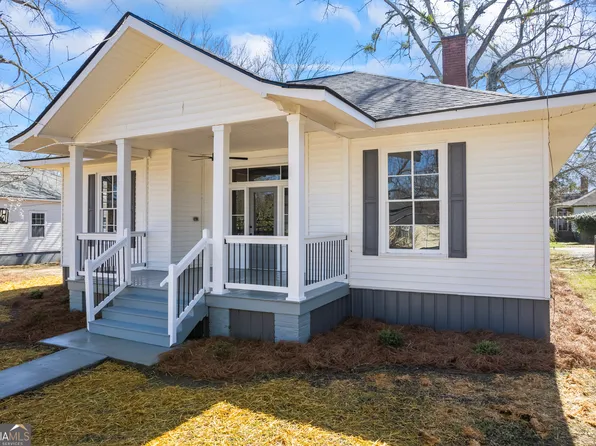 34 N Broad St, Covington, GA 30014