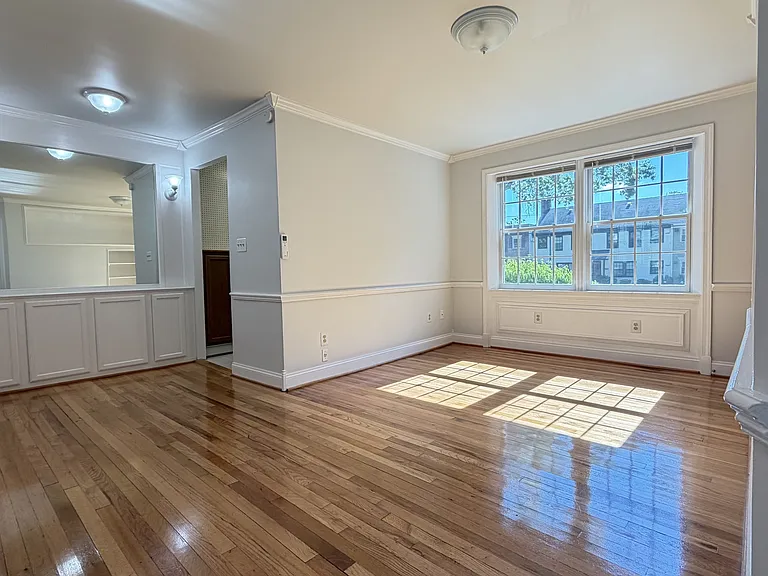 819 S Alfred St #2 — Photo 5