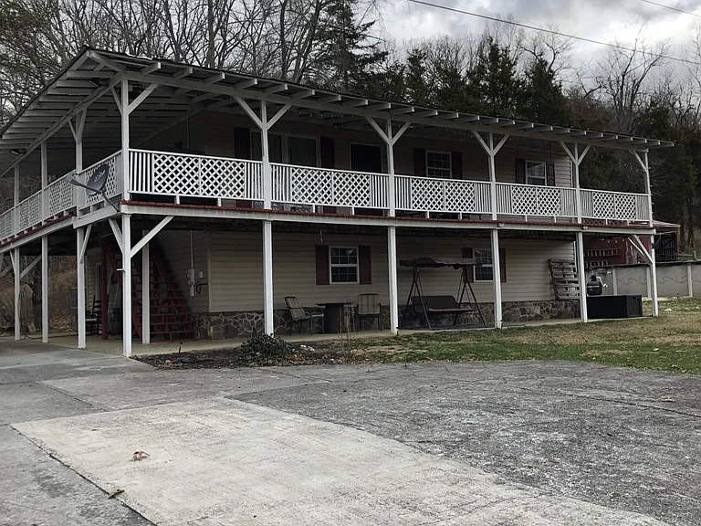 Dandelion Dr — Photo 1