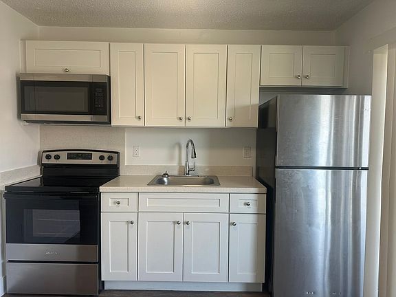 3rd image of 529 SW 4th St APT 301