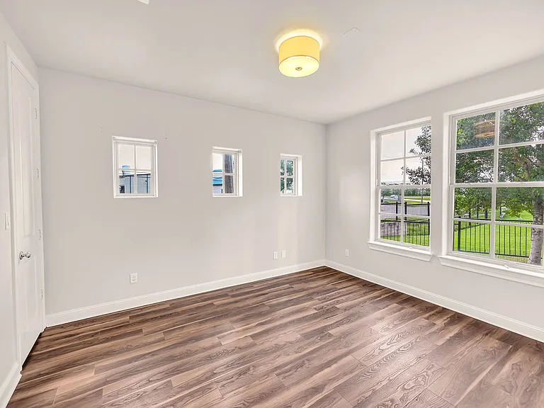 9644 Knight Rd — Photo 25