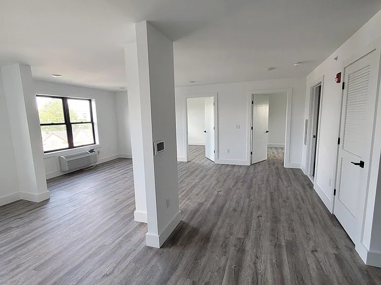 242 Spring St #2 — Photo 15