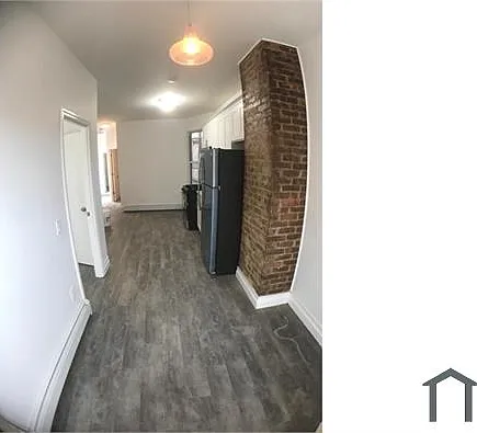 3 bed, 900 sqft, $3,799 — Photo 3
