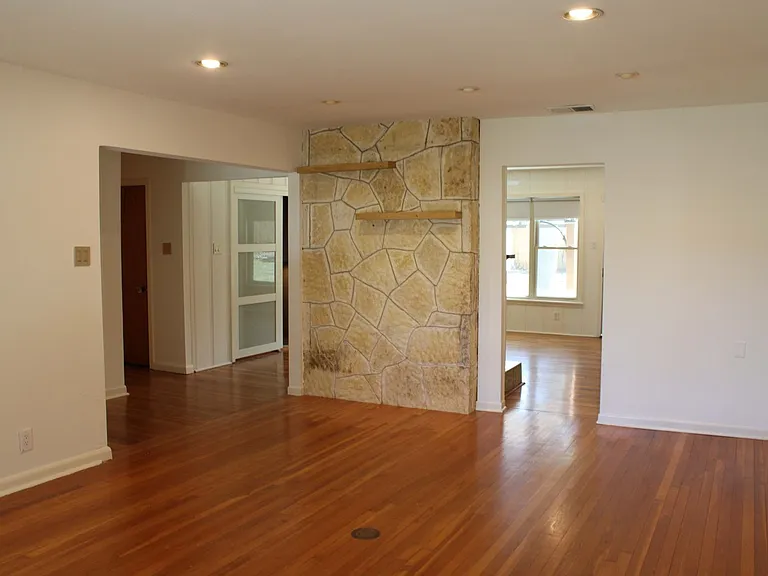 140 Arvin Dr — Photo 4