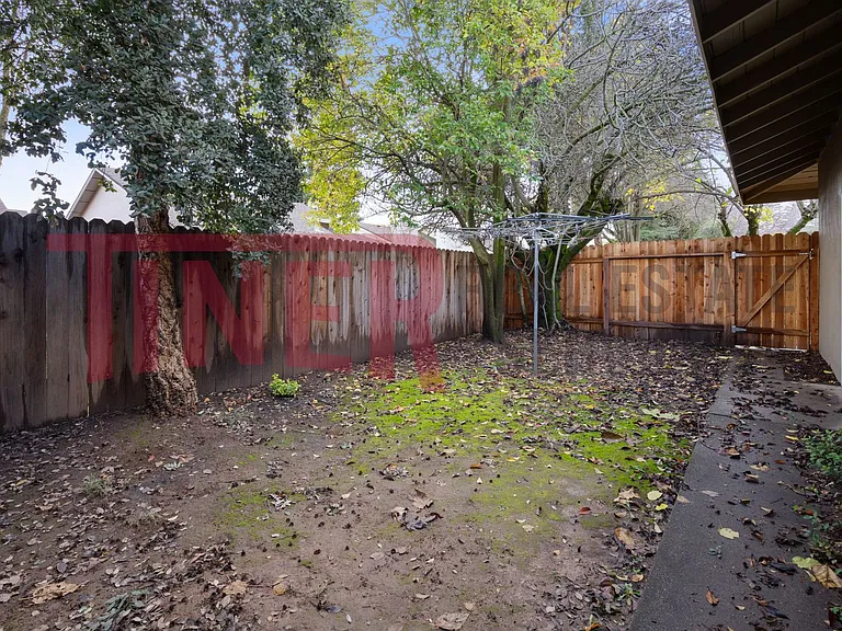 2848 Clover Ln — Photo 14