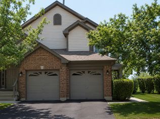 199 Old Oak Ct W, Buffalo Grove, IL 60089